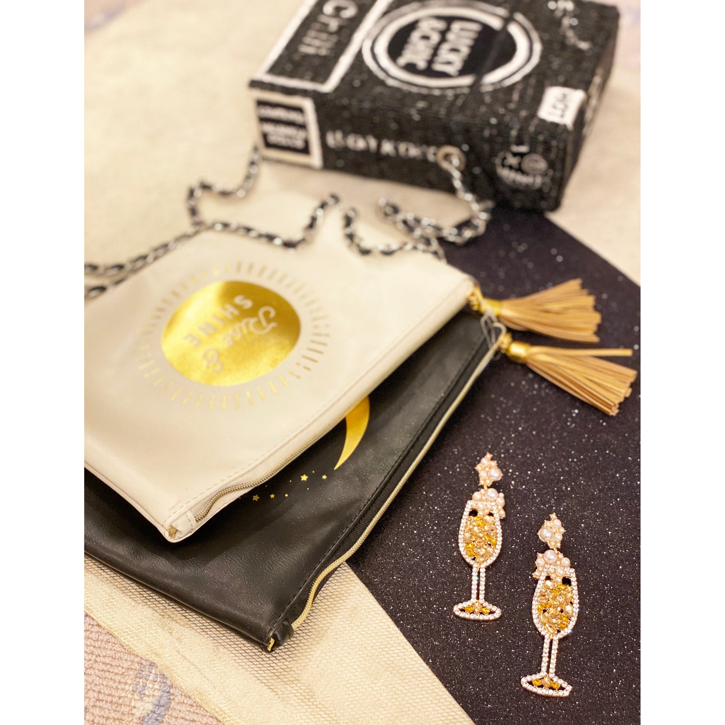 "Cristal" earrings featuring a champagne glass shape, handcrafted and hypoallergenic, perfect for celebrations.